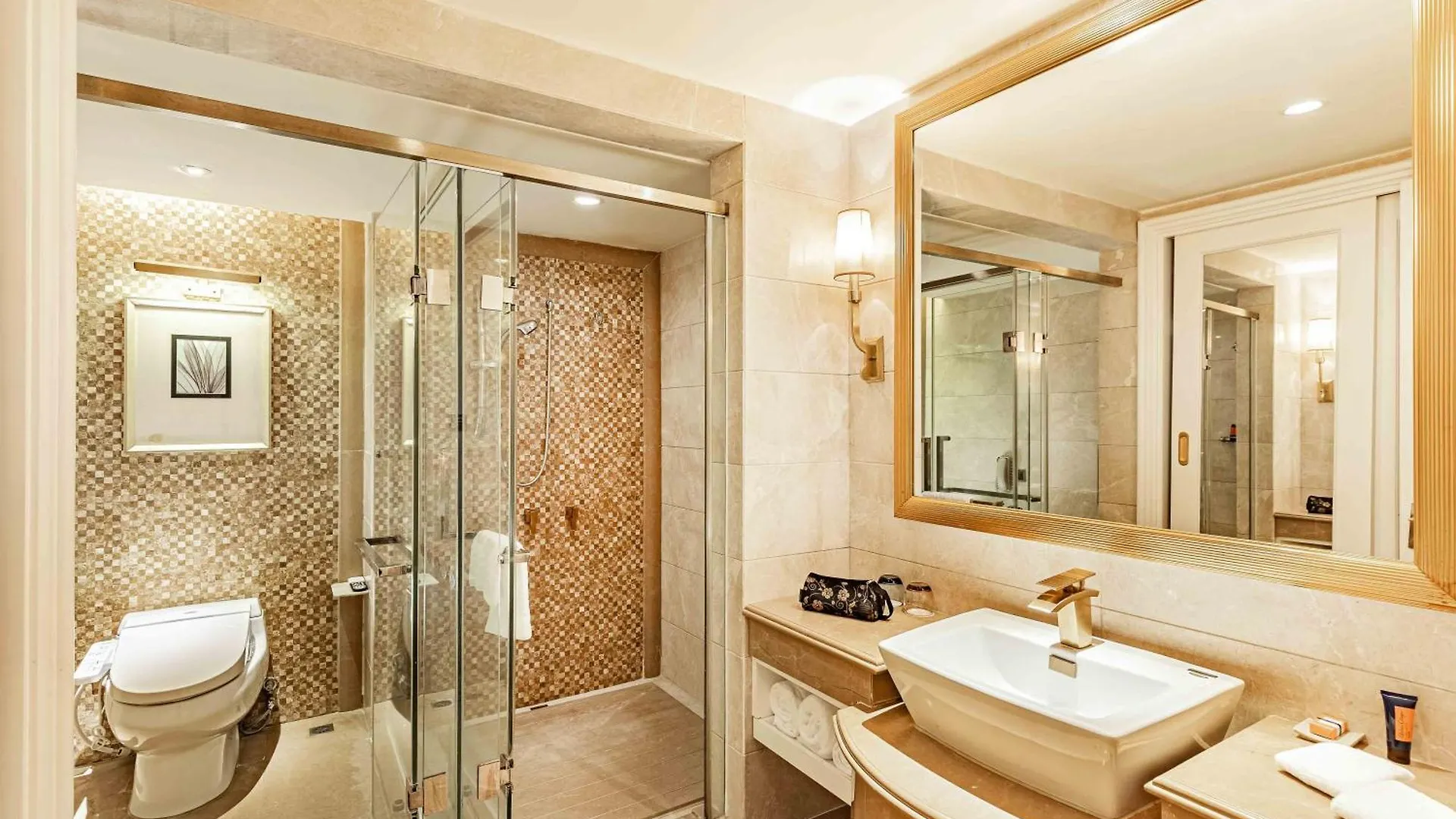*****  Grand Bay Hotel Zhuhai Chiny